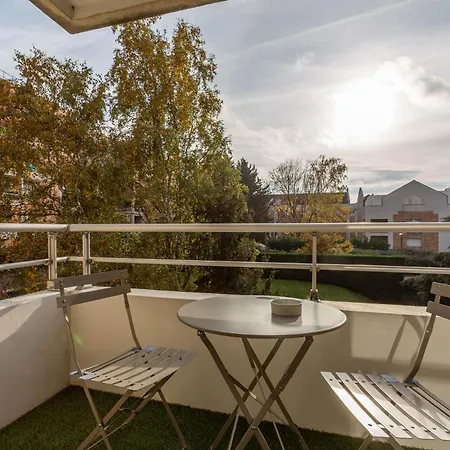 Apartment Place Cosy - Appt Pour 4 Courcouronnes